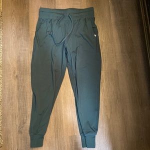 Senita weekend joggers